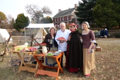 women-of-the-west-jersey-artillery-cooking-with-ower-chef-of-the-City-Tavern-Georgia-Walter-Meryl-Amanda